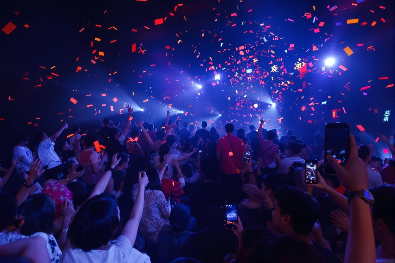 《星河漫漫》全球票房突破30亿，创香蕉视频历史新高